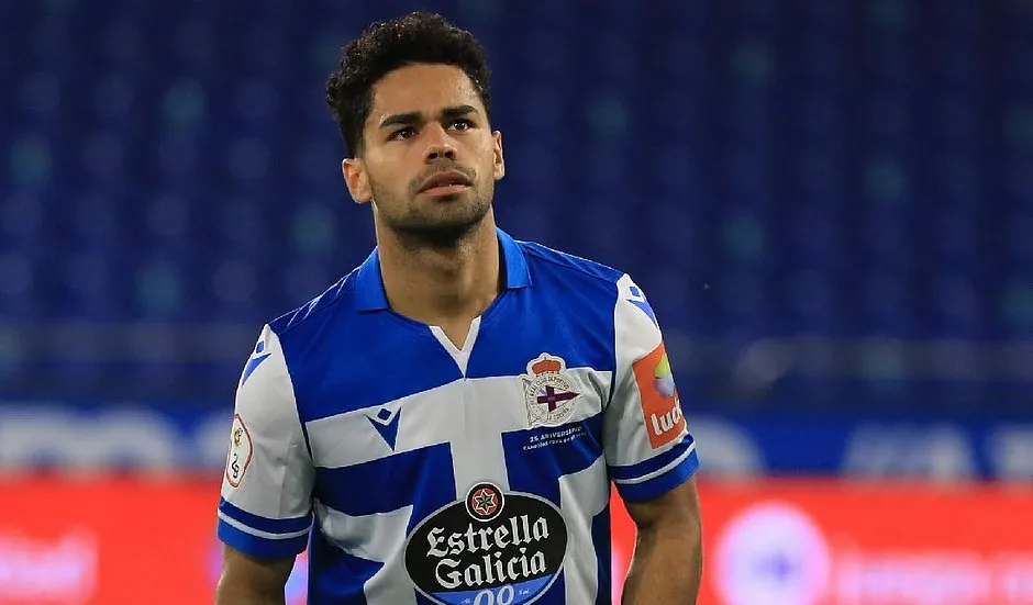 Aos 23 anos, o brasileiro teve toda a sua carreira feita no futebol espanhol | Foto: Divulgação | Deportivo La Coruña