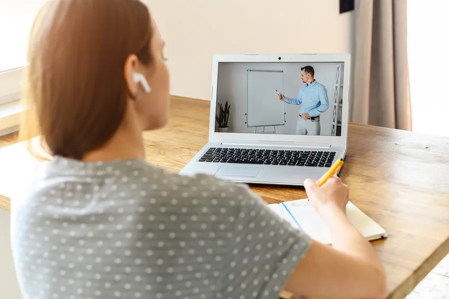 As especializações visam levar o conhecimento necessário para os pequenos empreendedores.