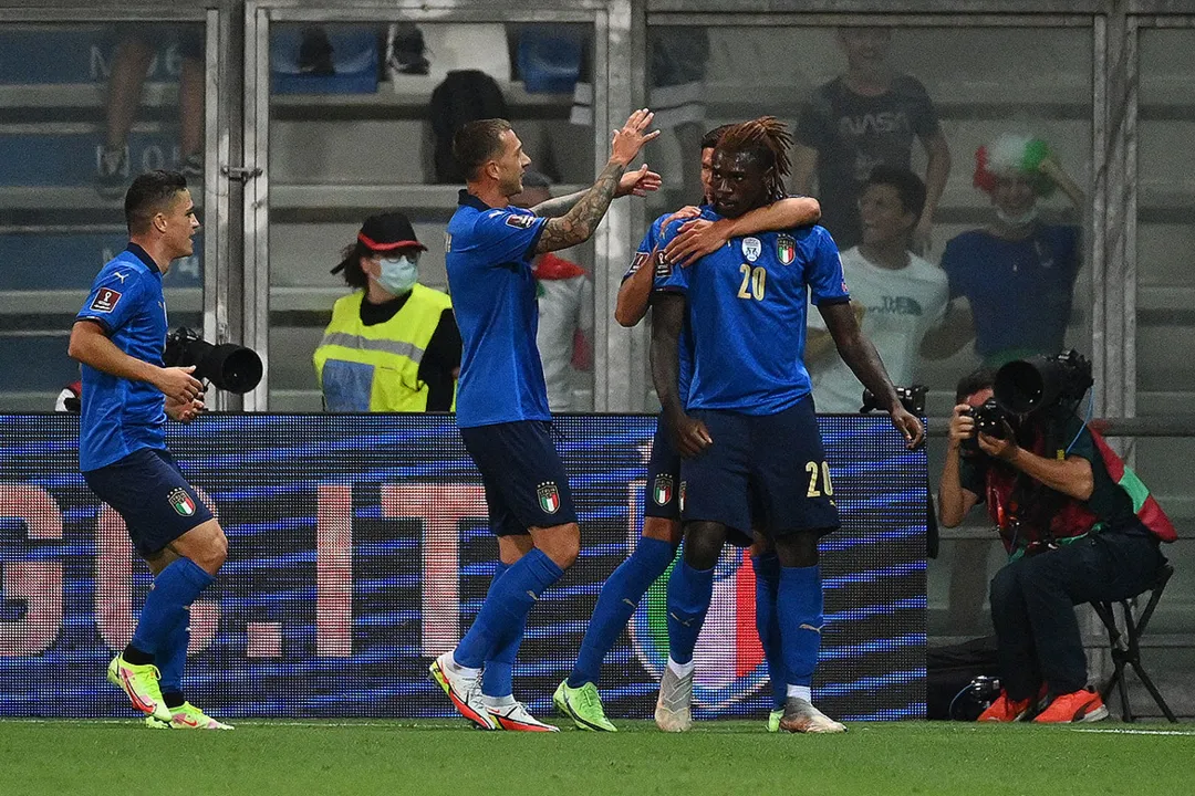 Moise Kean marcou duas vezes para o italianos | Foto: Vincenzo Pinto | AFP