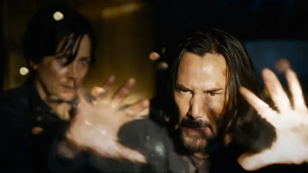 Keanu Reeves e Carrie-Anne Moss revivem Neo e Trinity em novo trailer | Foto: Divulgação | Warner