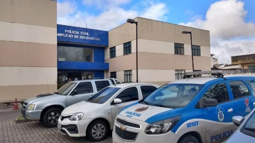 O suspeito veio do Acre para se apresentar, após ter a prisão preventiva solicitada pela Polícia Civil.