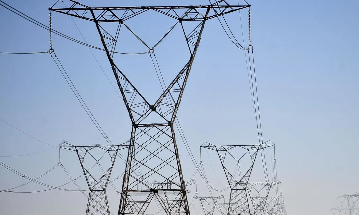 Custos extras na tarifa pagarão energia térmica e importada | Foto: Marcello Casal Jr | Agência Brasil