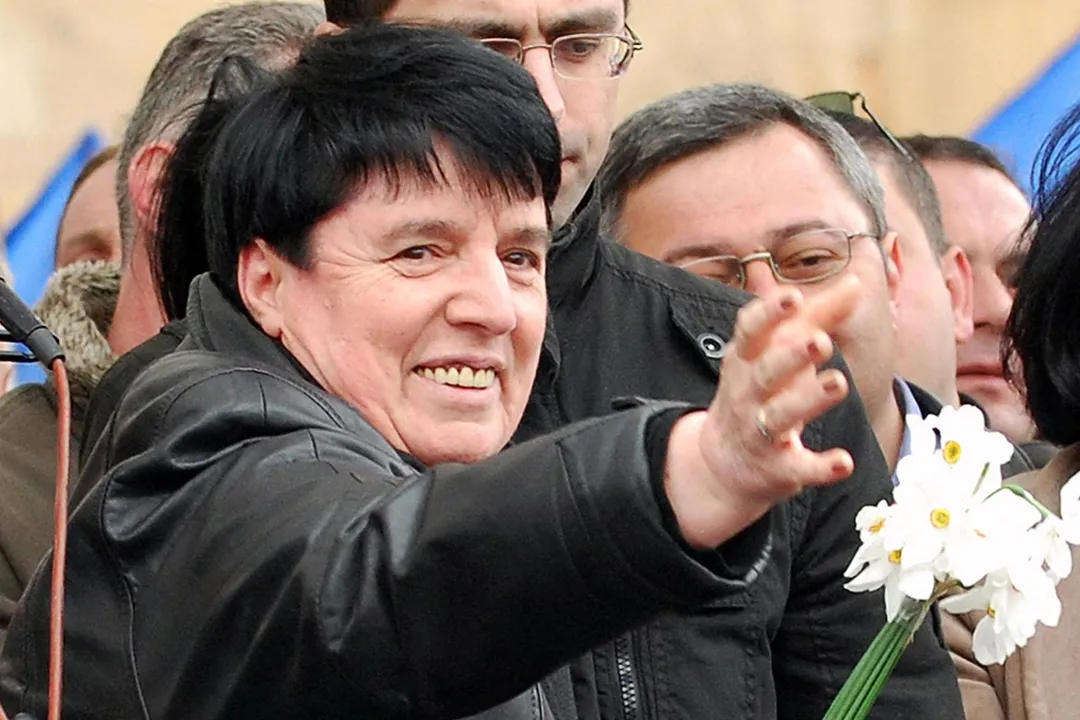 Na série, transmitida pela plataforma com sede na Califórnia, uma personagem afirma que a campeã georgiana "nunca enfrentou homens" em uma competição | Foto: Vano Shlamov | AFP