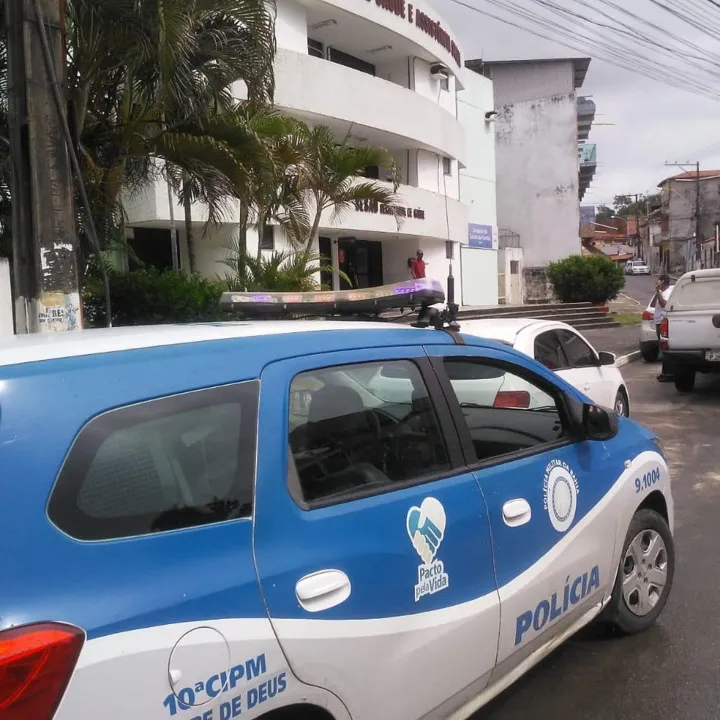 No momento da prisão, realizada neste domingo, 5, o suspeito estava em posse de porções de entorpecentes | Foto: Divulgação | SSP