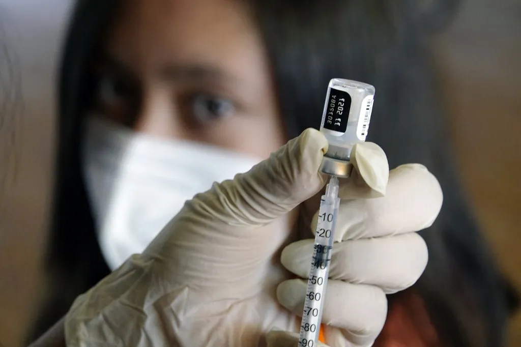 Com esta nova carga, a Bahia chegará ao total de 17.970.118 doses de vacinas recebidas | Foto: Rodrigo Buendia | AFP