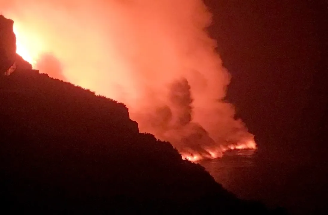 a chegada da lava ao mar "transcorre dentro da normalidade" | Foto: Sunsets Sweden | AFP