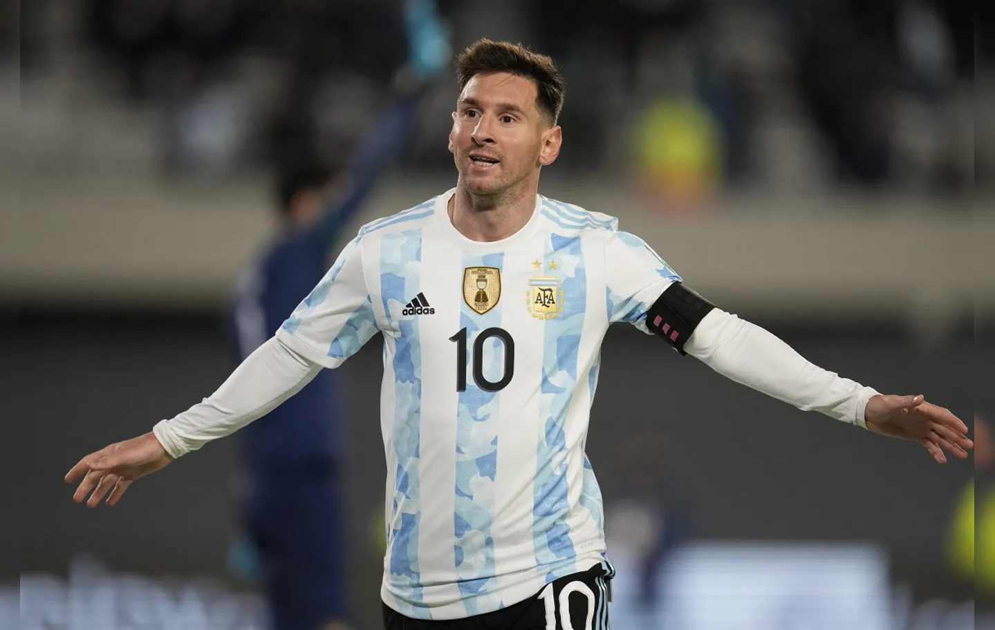 Messi superou o recorde de Pelé (77 gols) como o maior artilheiro por seleções sul-americanas | Foto: Natacha Pisarenko | AFP