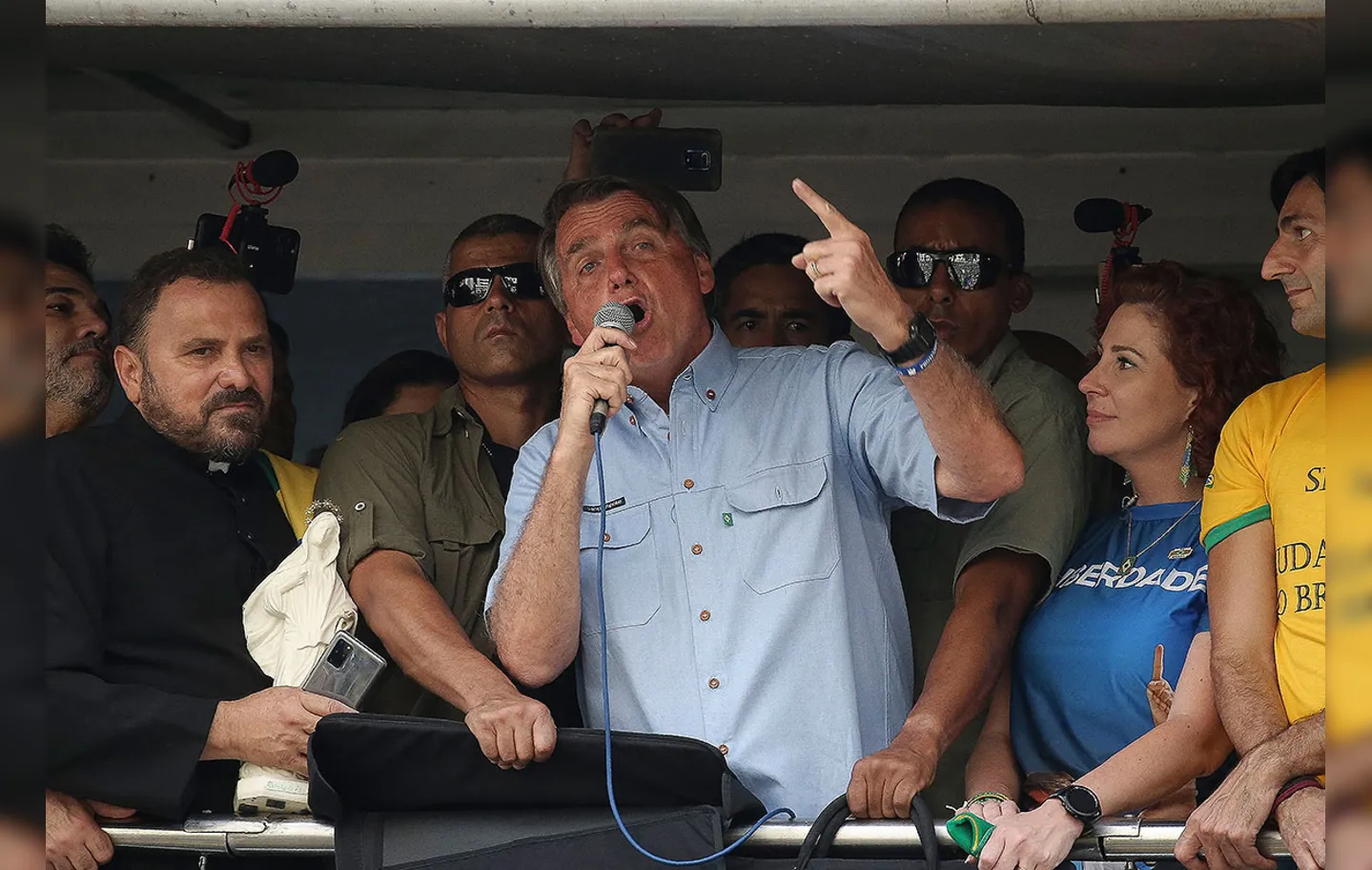 O presidente atirou também contra governadores e prefeitos | Foto: Paulo Lopes | AFP