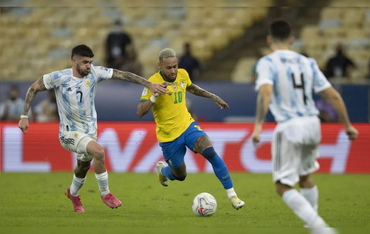 Brasil e Argentina voltam a se encontrar neste domingo, dessa vez pelas Eliminatórias