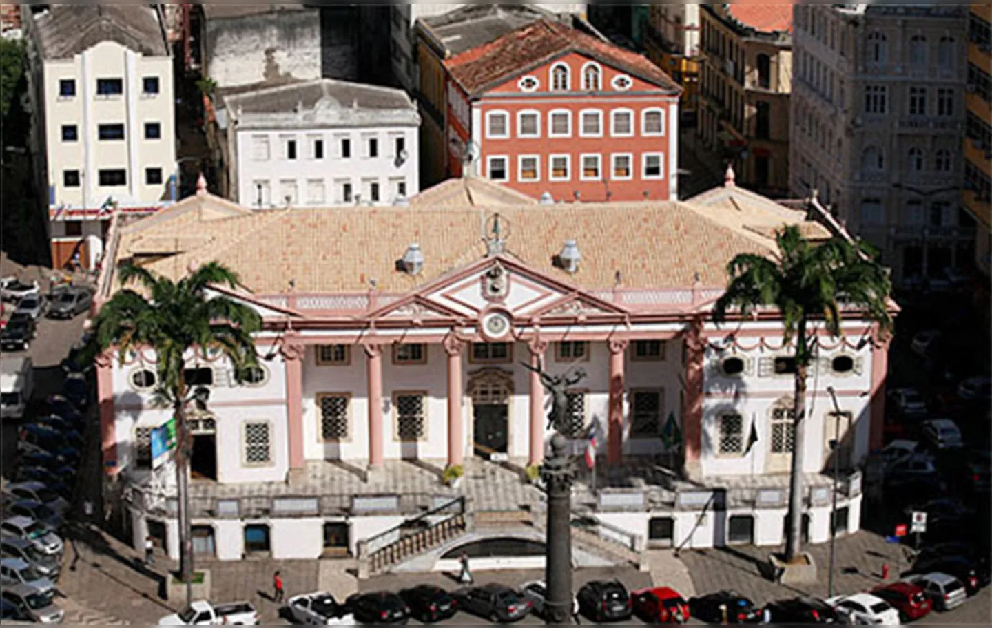 A sede da Associação Comercial da Bahia foi inaugurada em 1817, no bairro do Comércio | Foto: Acervo ACB