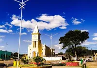 Incêndio de grandes proporções atinge ônibus escolares da Prefeitura de Santa Inês