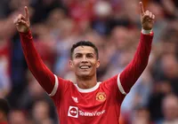 Cristiano Ronaldo faz dois na estreia e United goleia o Newcastle