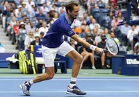 Medvedev vence Auger-Aliassime e é o primeiro finalista do US Open