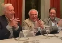 Em jantar com políticos e empresários, Temer ri de imitação que desmoraliza Bolsonaro
