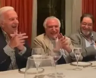 Em jantar com políticos e empresários, Temer ri de imitação que desmoraliza Bolsonaro
