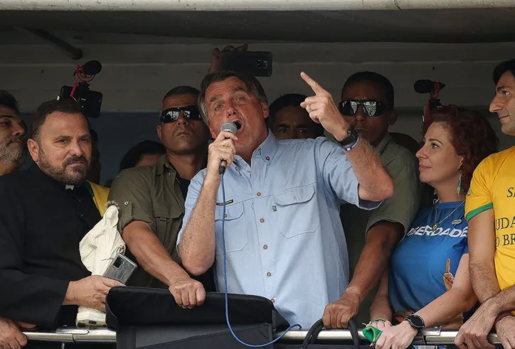 O presidente atirou também contra governadores e prefeitos | Foto: Paulo Lopes | AFP