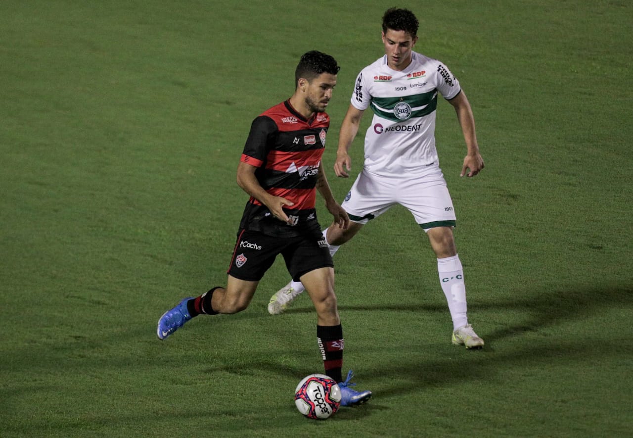 Vitória empata com o Coritiba em casa e completa 10 rodadas no Z-4