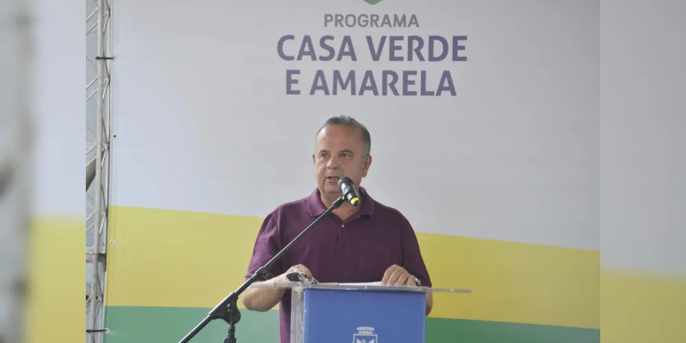 O ministro Rogério Marinho esteve presente na entrega de residências do programa Casa Verde e Amarela, em Salvador | Foto: Shirley Stolze | Ag. A TARDE