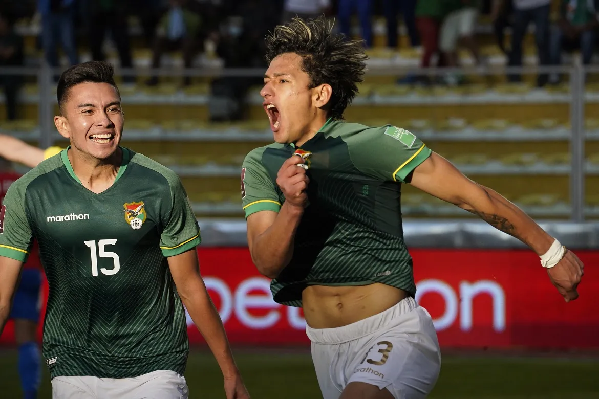 Os bolivianos voltam a jogar pelo torneio classificatório para o Mundial do Catar em novembro, contra o Peru | Foto: Javier Mamani | AFP