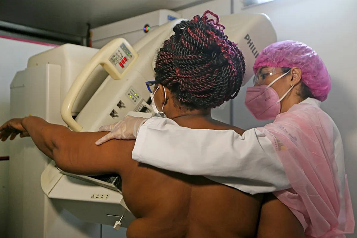 Além do exame de mamografia, outras ações estão sendo realizadas em alusão ao Outubro Rosa | Foto: Divulgação | Sesab