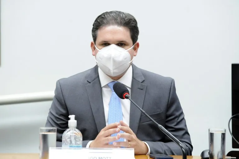 Relator da PEC, Hugo Motta (Republicanos-PB), propõe teto para parcelas de dívidas da União | Foto: Agência Senado