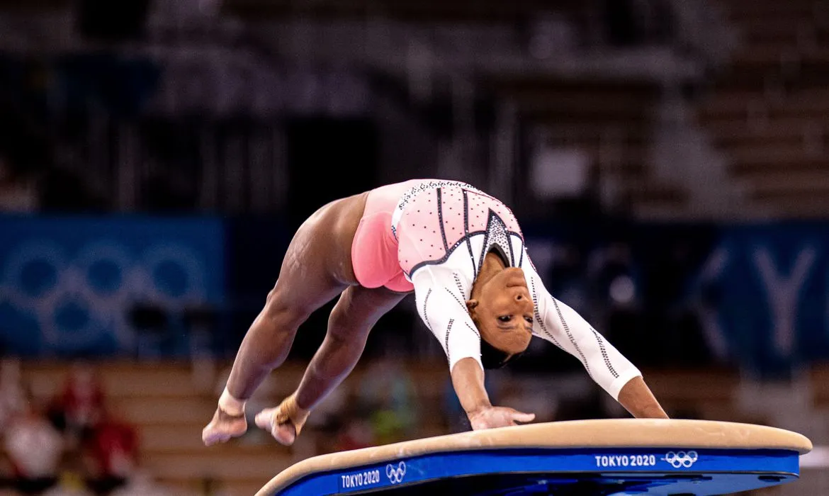 Campeã olímpica teve notas mais altas do evento no salto e paralelas | Foto: Miriam Jeske | COB