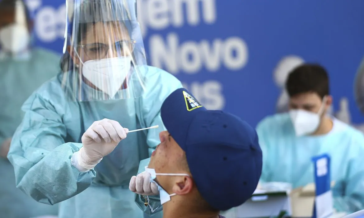 Desde o início da pandemia, 21.590.097 pessoas foram infectadas. | Foto: Marcelo Camargo/Ag. Brasil
