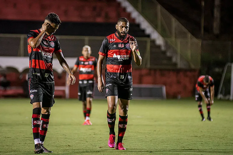 Como um time que venceu quatro partidas em 28 jogos vai conseguir aproveitamento de líder na reta final? | Foto: Divulgação | EC Vitória
