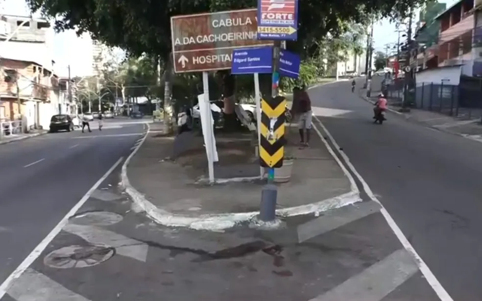 Acidente ocorreu na Avenida Edgard Santos, no bairro de Narandinba| Foto: Reprodução | TV Bahia