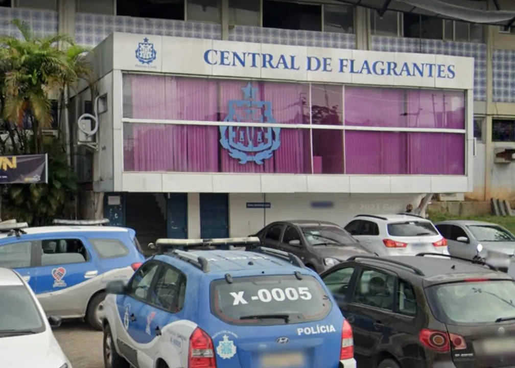 O caso foi registrado na Central de Flagrantes | Foto: Reprodução | Google Street View