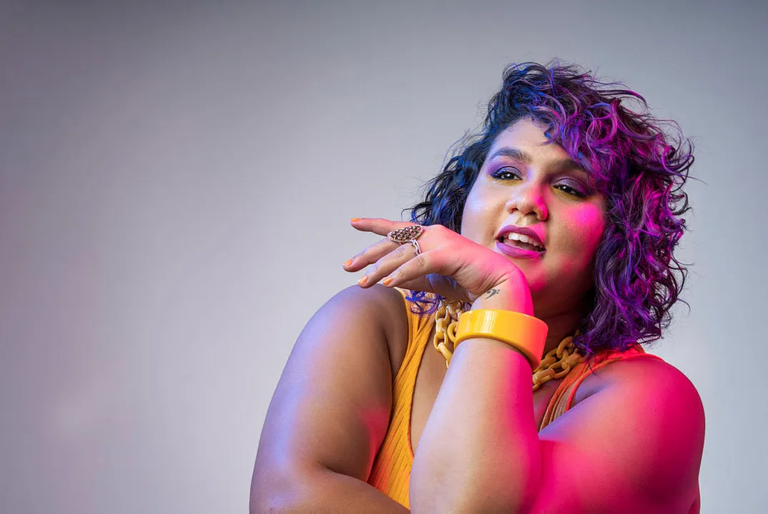 Isa é mais um bom nome a emergir da agitada cena musical feirense | Foto: Eduardo Quintela | Divulgação
