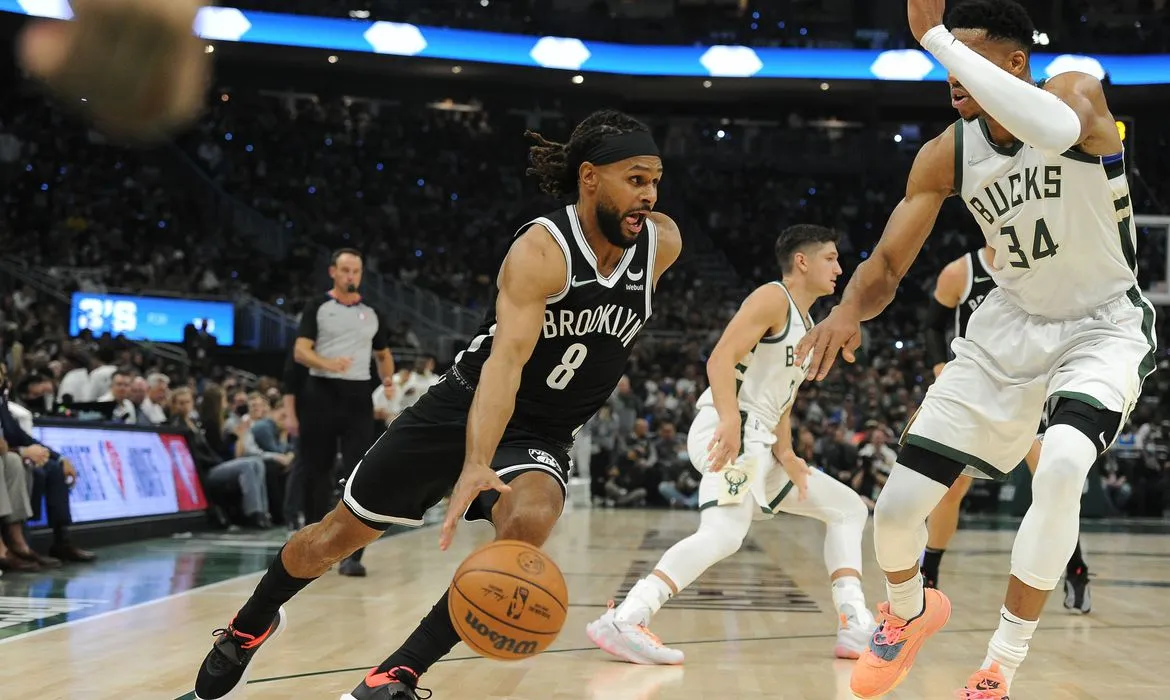 Grego Giannis Antetoukounmpo brilha em triunfo sobre Brooklyn Nets | Foto: Michael McLoone-USA TODAY Sports