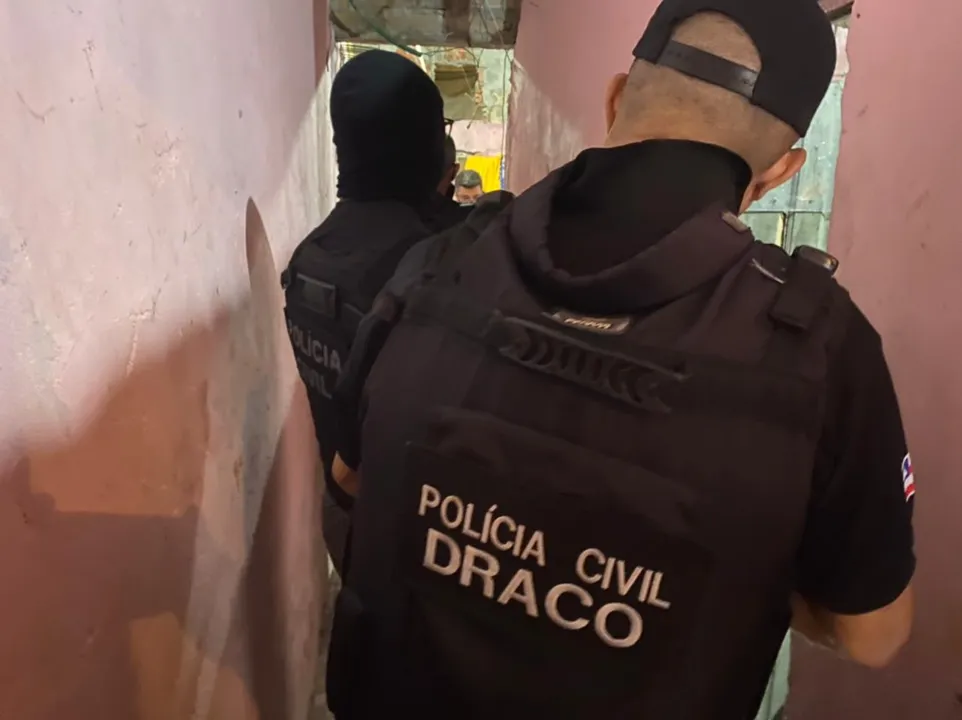 Um comparsa do policial segue foragido | Ascom | Polícia Civil