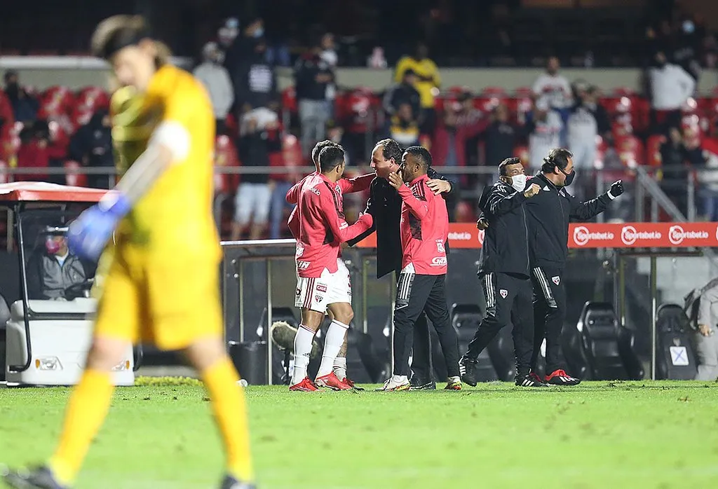 O resultado ainda marcou o primeiro triunfo de Ceni no retorno ao Tricolor | Foto: Paulo Pinto | São Paulo FC