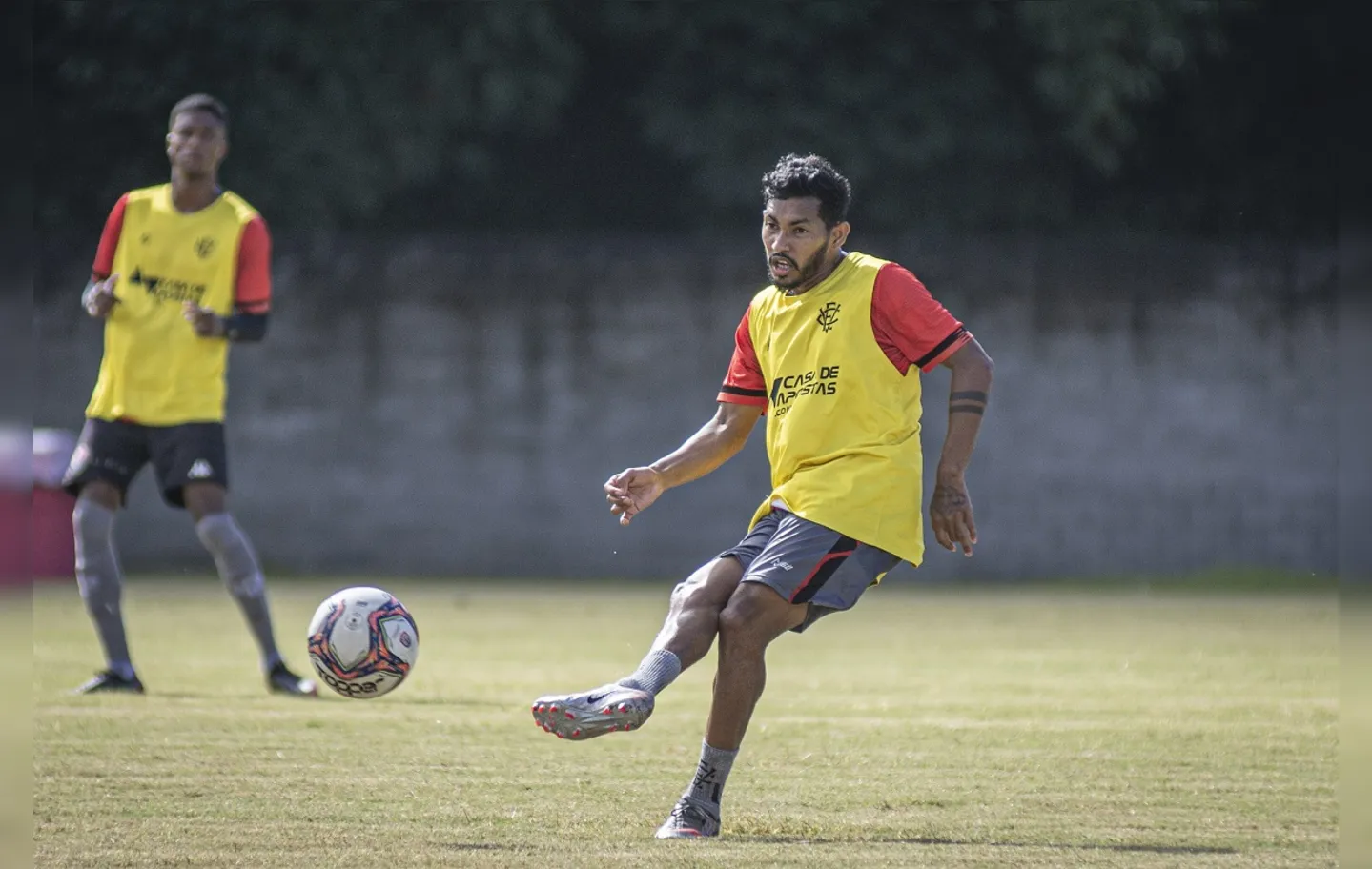 O jogador só disputou sete partidas com a camisa vermelha e preta, sem marcar nenhum gol | Foto: Pietro Carpi | EC Vitória