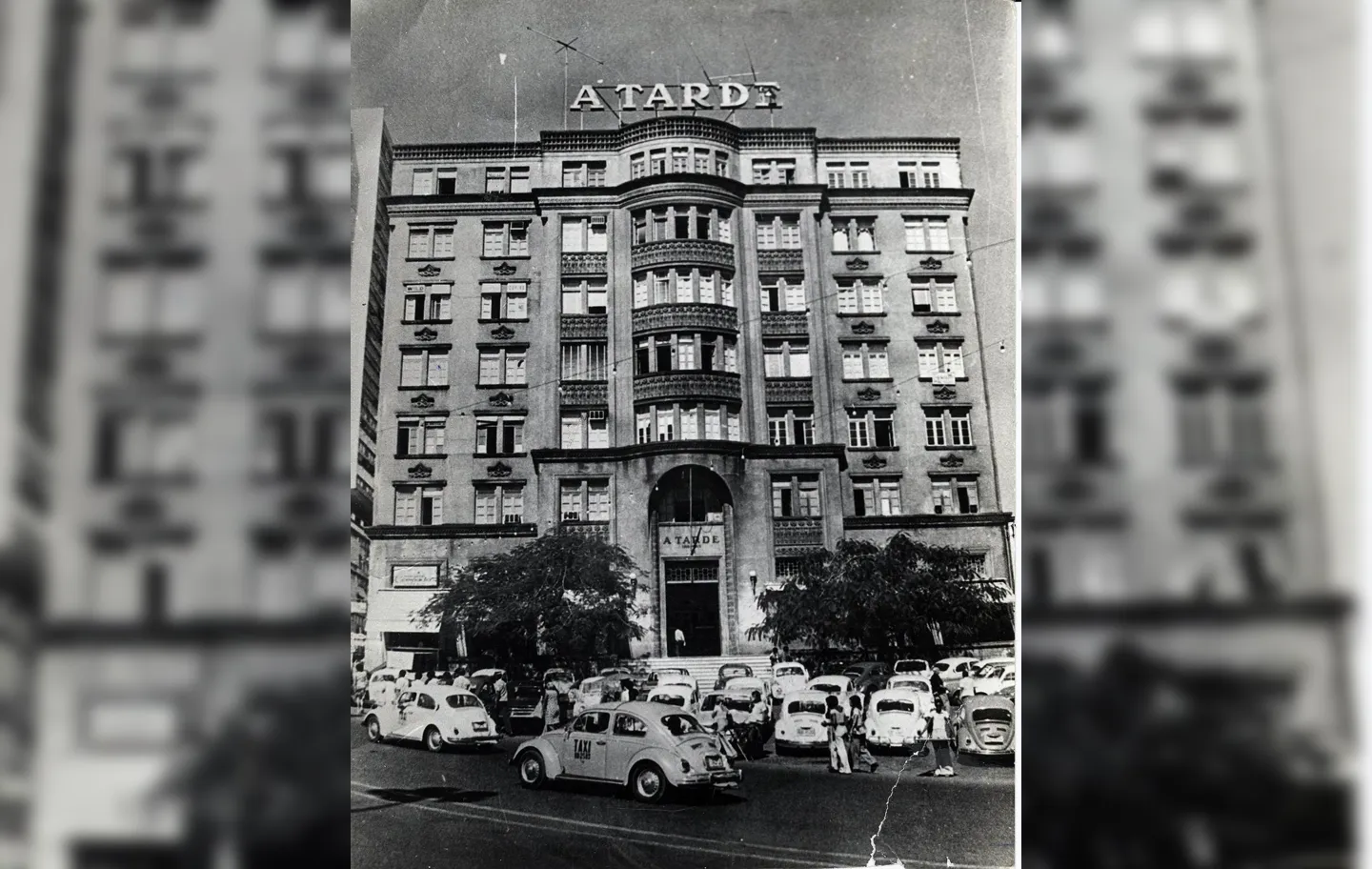 Em 1930, A TARDE inaugurou sua imponente sede na Praça Castro Alves, que abrigava um moderno parque gráfico | Foto: Cedoc A TARDE | 16.10.1988