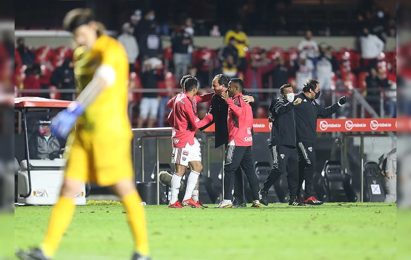 O resultado ainda marcou o primeiro triunfo de Ceni no retorno ao Tricolor | Foto: Paulo Pinto | São Paulo FC