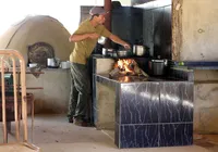 Com alta do gás e de alimentos, especialistas orientam como economizar