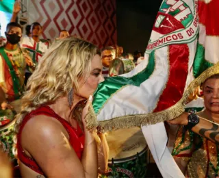 Paolla Oliveira rouba a cena em noite de samba da Grande Rio