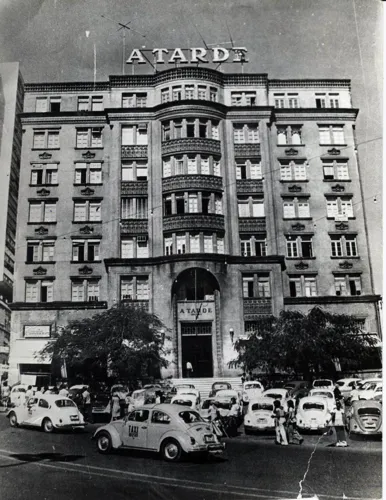 Em 1930, A TARDE inaugurou sua imponente sede na Praça Castro Alves, que abrigava um moderno parque gráfico | Foto: Cedoc A TARDE | 16.10.1988