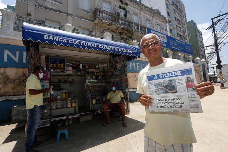 Imagem ilustrativa da imagem Da rotativa às bancas, A TARDE leva aos leitores história e credibilidade
