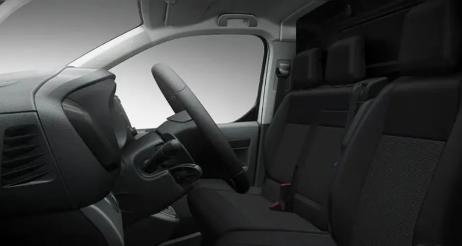 Imagem ilustrativa da imagem Stellantis lança Peugeot e-Expert e Citroën Ë-Jumpy