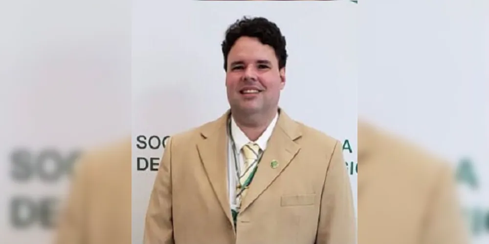 Dr. André Carvalho, uma das referências na área , atuou como presidente da “Mesa dos tumores de pele não Melanoma”