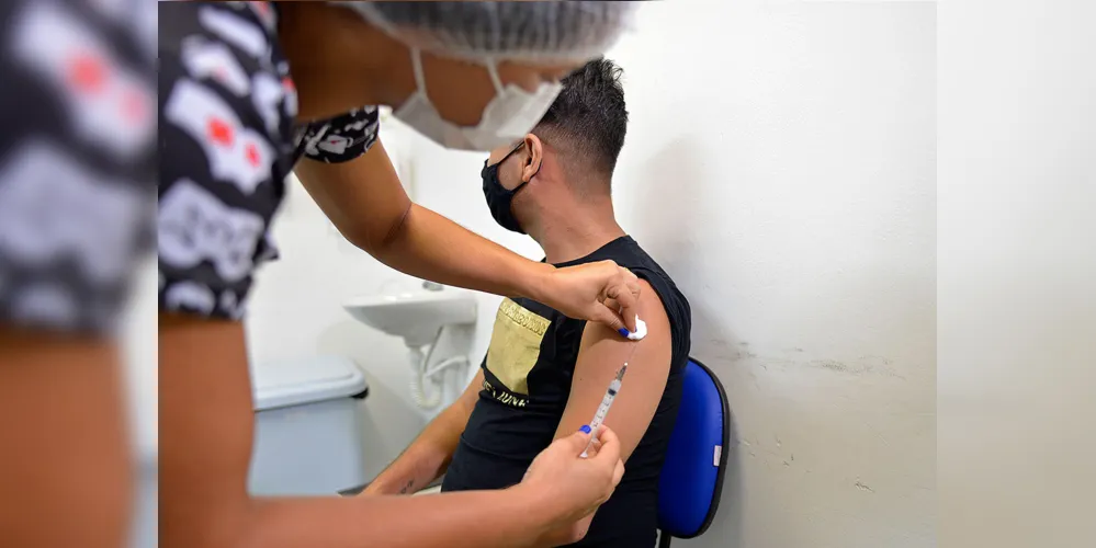 59,8% da população do Brasil alcançou imunização máxima contra a covid-19 I Foto: Shirley Stolze | Ag. A TARDE | 3.11.2021