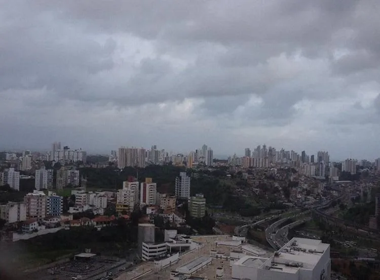 A capital baiana também registrou uma grande quantidade de raios e trovoadas, além de fortes ventos | Foto: Esmeraldo Junior | Climatempo