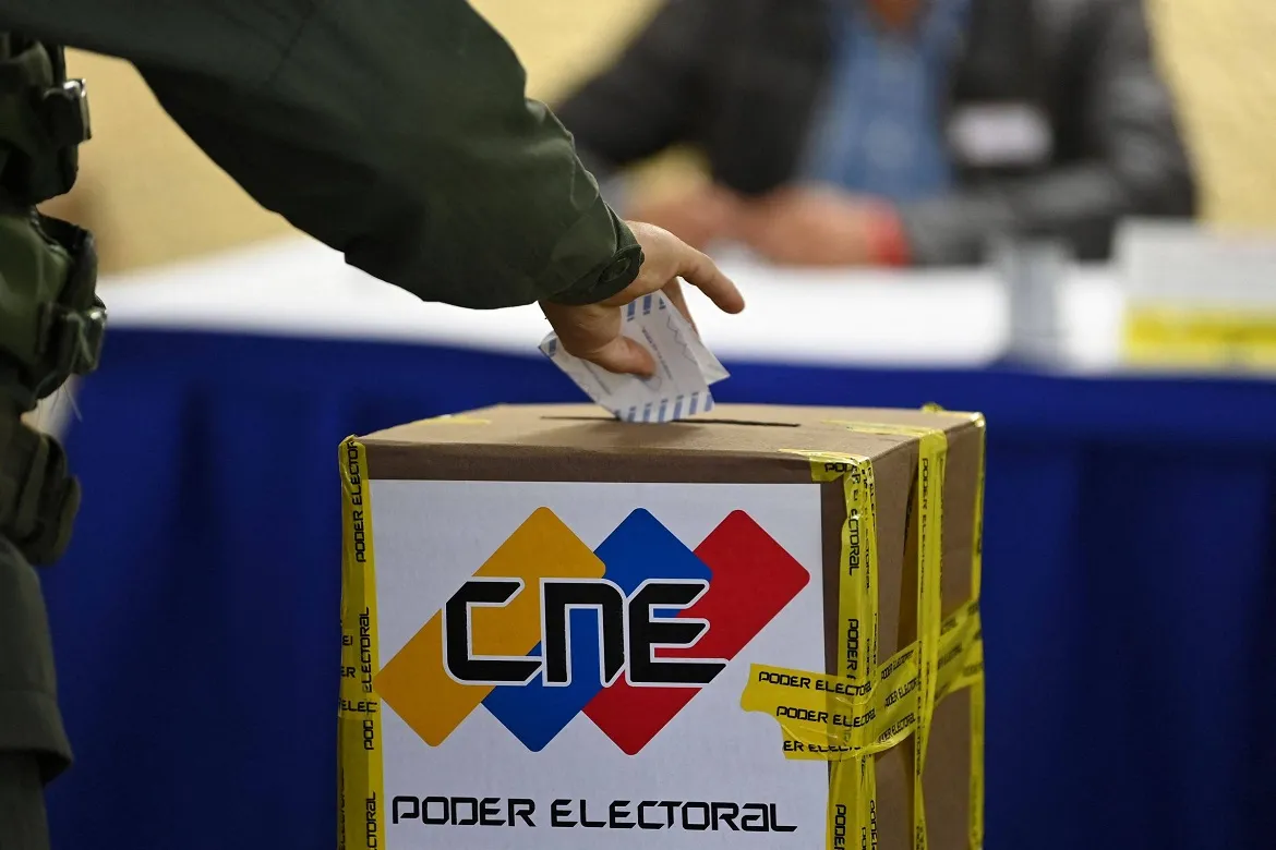 O Conselho Nacional Eleitoral (CNE) concedeu ao Partido Socialista vitórias em Caracas e em 19 dos 23 estados | Foto: Yuri Cortez | AFP