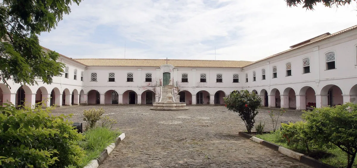 Construção do século XVI, abrigou jesuítas e hoje custodia os cinco conjuntos de documentos do Arquivo Público do Estado da Bahia | Foto: Divulgação