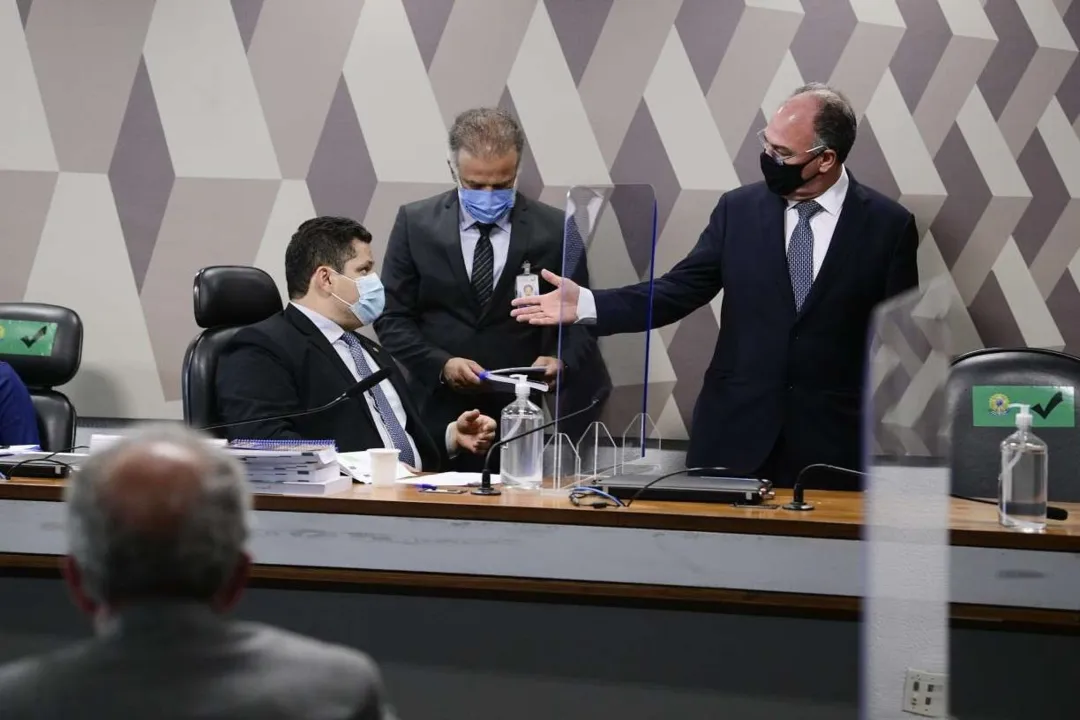 Por 16 votos a 10, CCJ do Senado aprovou a PEC dos Precatórios