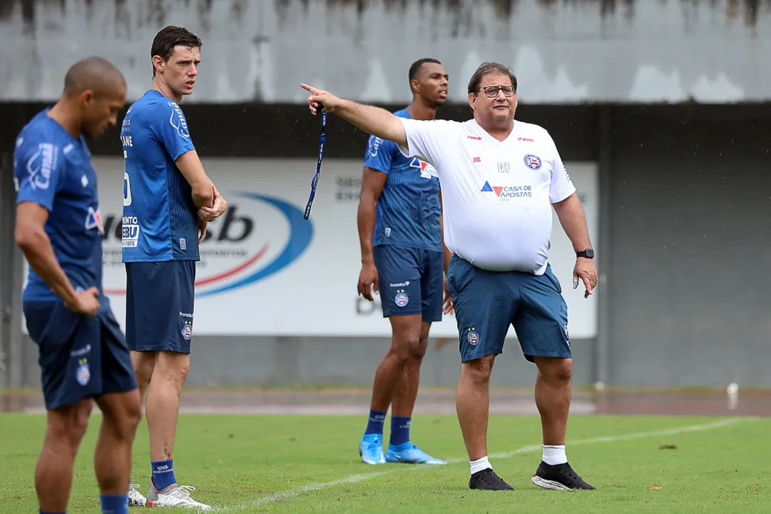 Guto Ferreira terá desfalques no setor defensivo para enfrentar o Sport | Foto: Felipe Oliveira | EC Bahia