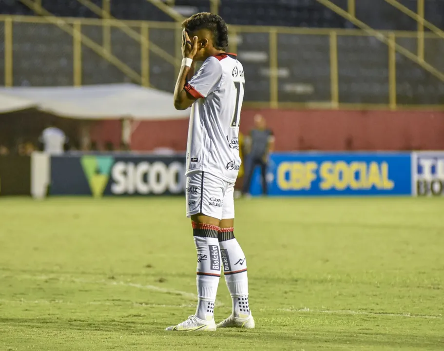 Excesso de empates, baixo aproveitamento em casa e elenco muito jovem marcaram a temporada 2021 do Leão | Foto: Pietro Carpi | EC Vitória